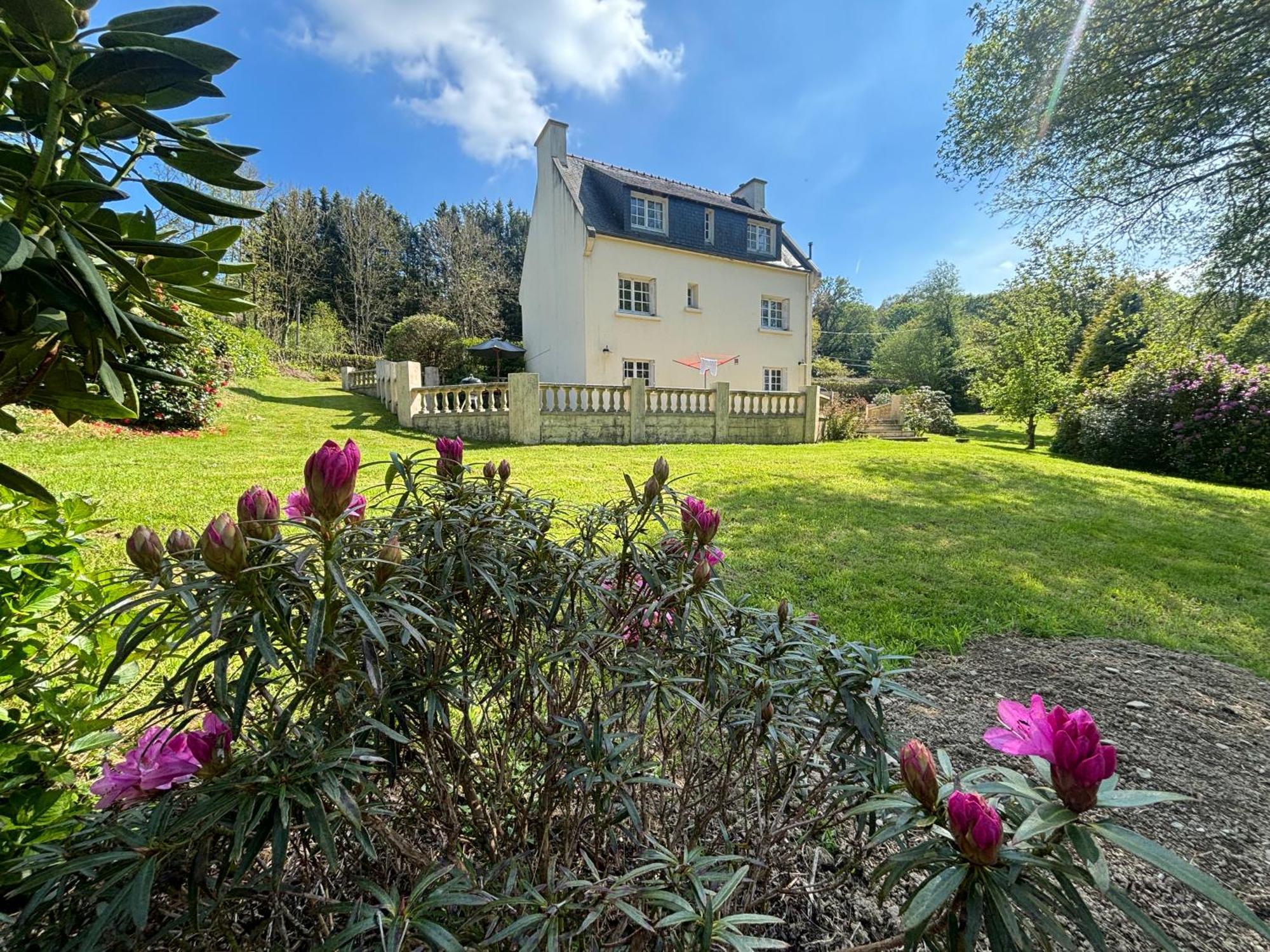 Fontaine Blanche River View, Large Patio & Garden In Central Brittany With Starlink Wifi Treffrin Exterior foto